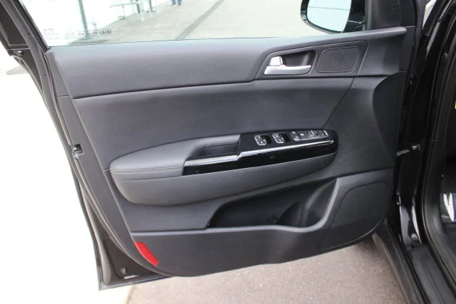Used 2022 Red Kia EX image 19