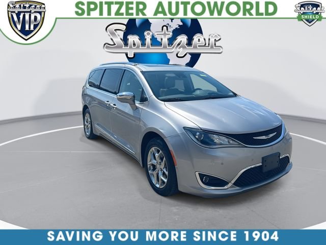 Used 2017 Chrysler Pacifica Limited with VIN 2C4RC1GG3HR553749 for sale in Cleveland, OH