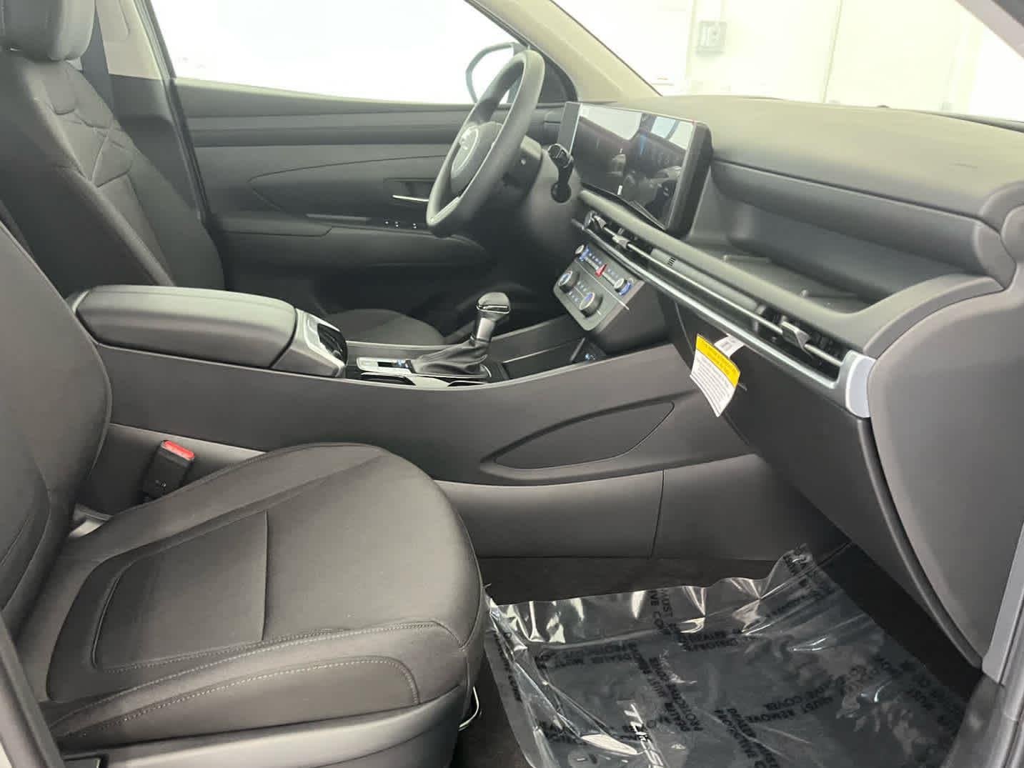 Used 2025 Shimmering Silver Hyundai SE image 24