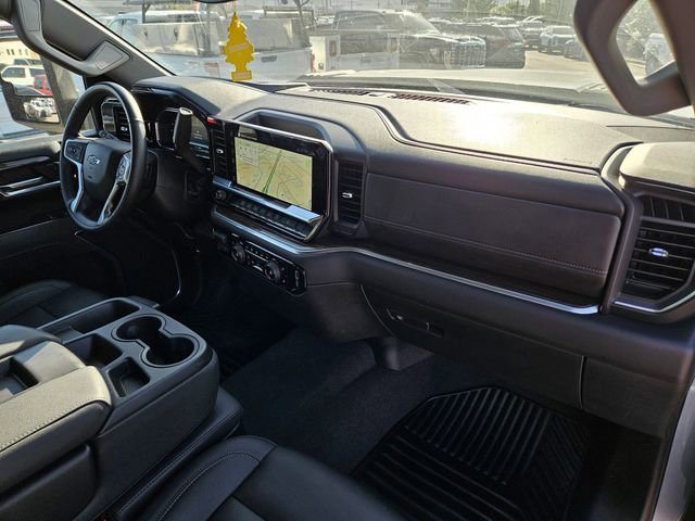 Used 2025 Sterling Gray Metallic Chevrolet LT image 32