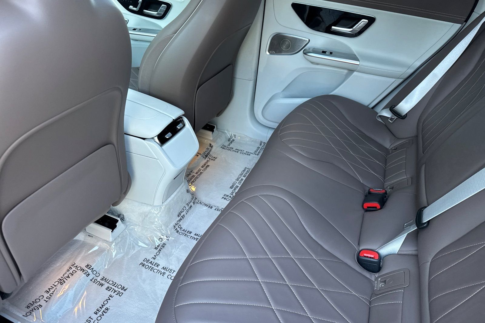 Certified Used 2023 Black Mercedes-Benz 500 SUV image 11