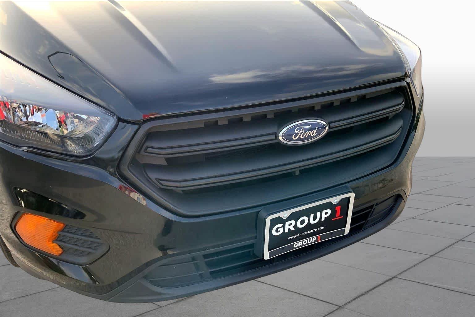 Used 2019 Agate Black Metallic Ford S image 25