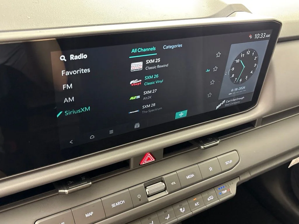 New 2027 Snow White Pearl / Black Roof Kia X-Line image 33