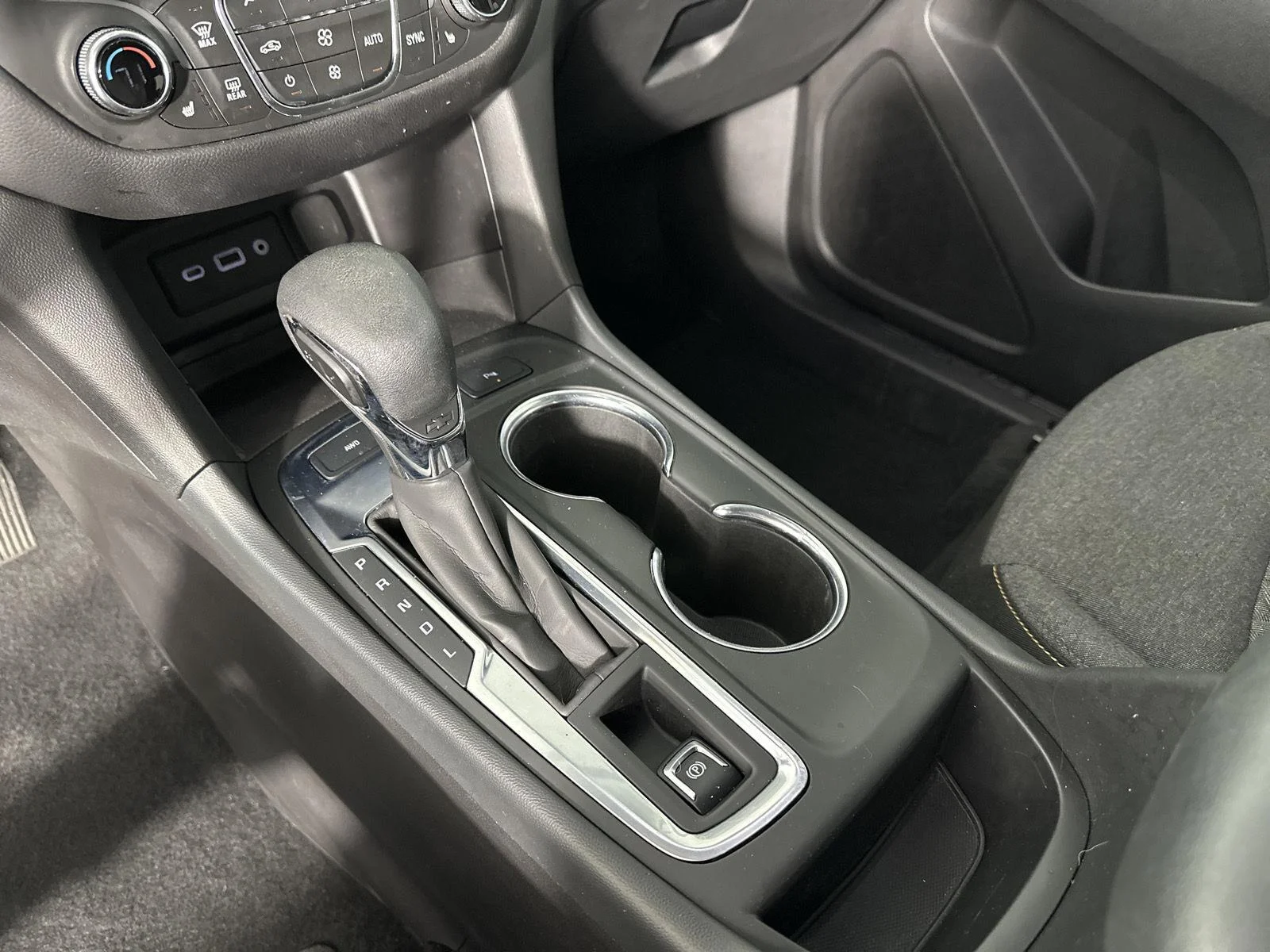 Used 2024 Mosaic Black Metallic Chevrolet LT image 18