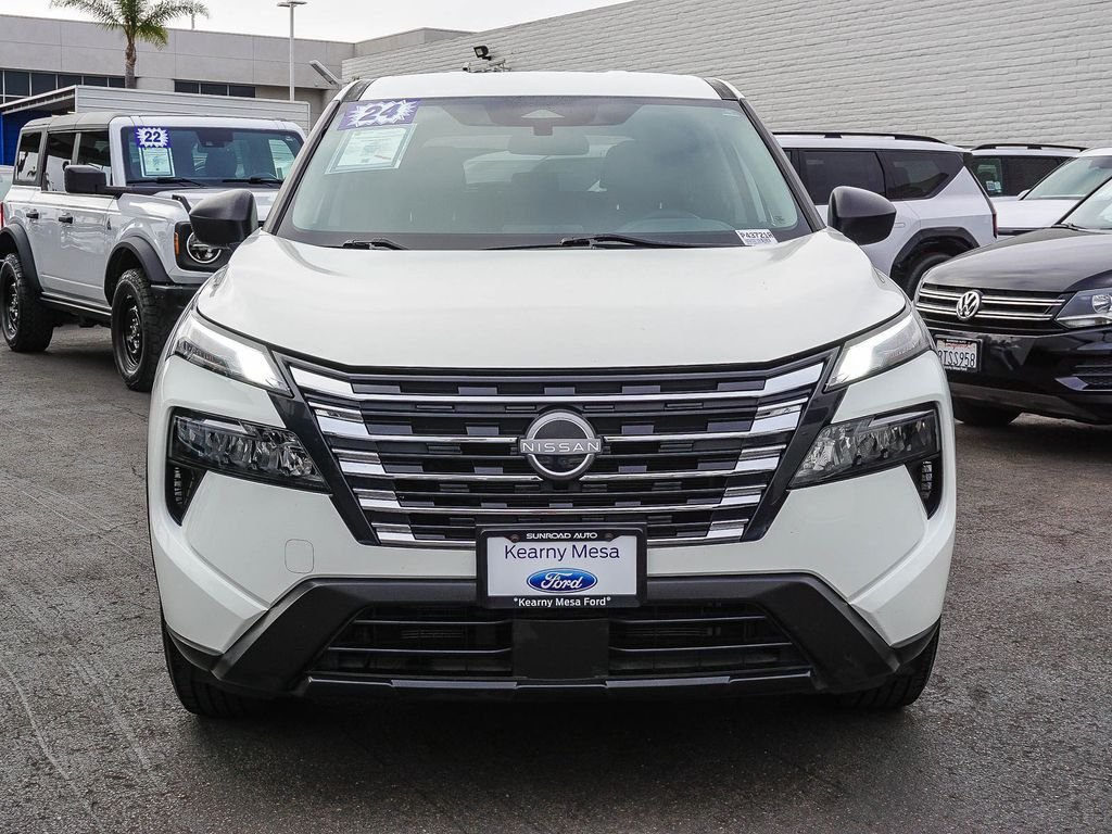 Used 2024 White Nissan S image 2
