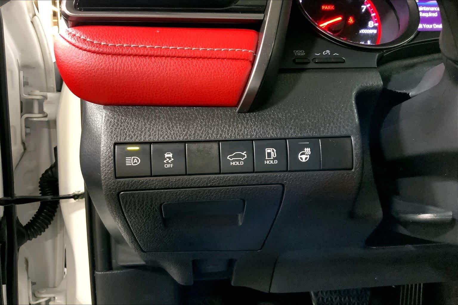 Used 2021 Wind Chill Pearl Toyota XSE image 35