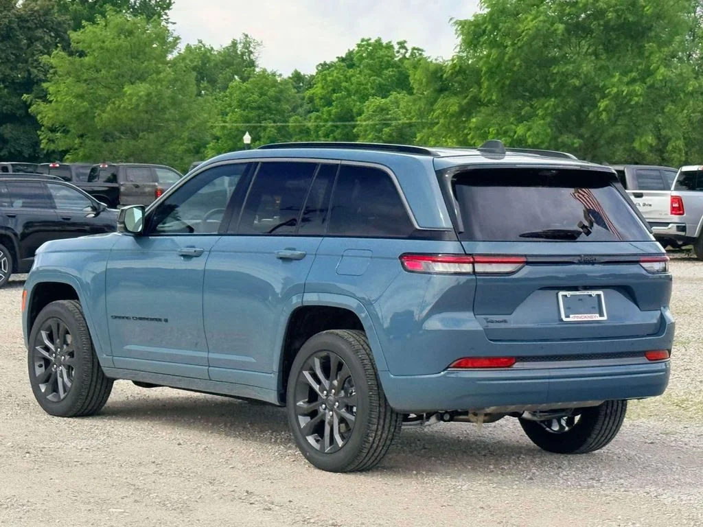 New 2026 Blue Jeep Limited Reserve image 9