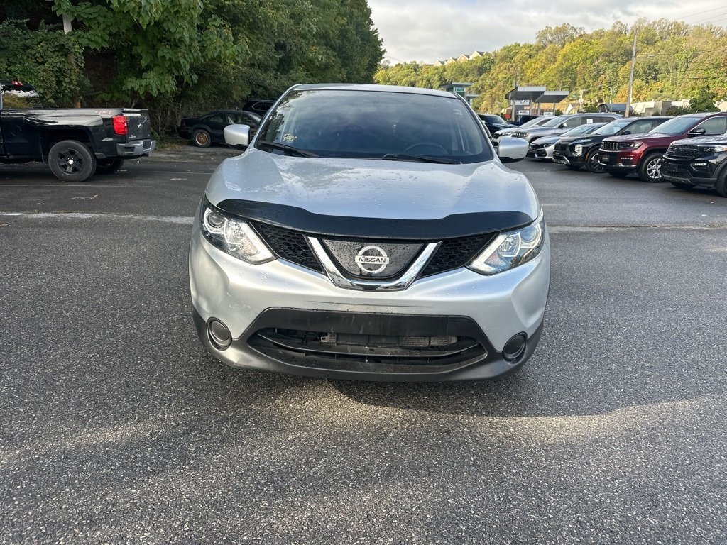 2018 Nissan Rogue Sport S photo 2