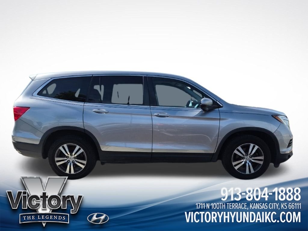 Used 2017  Honda EX-L image 4