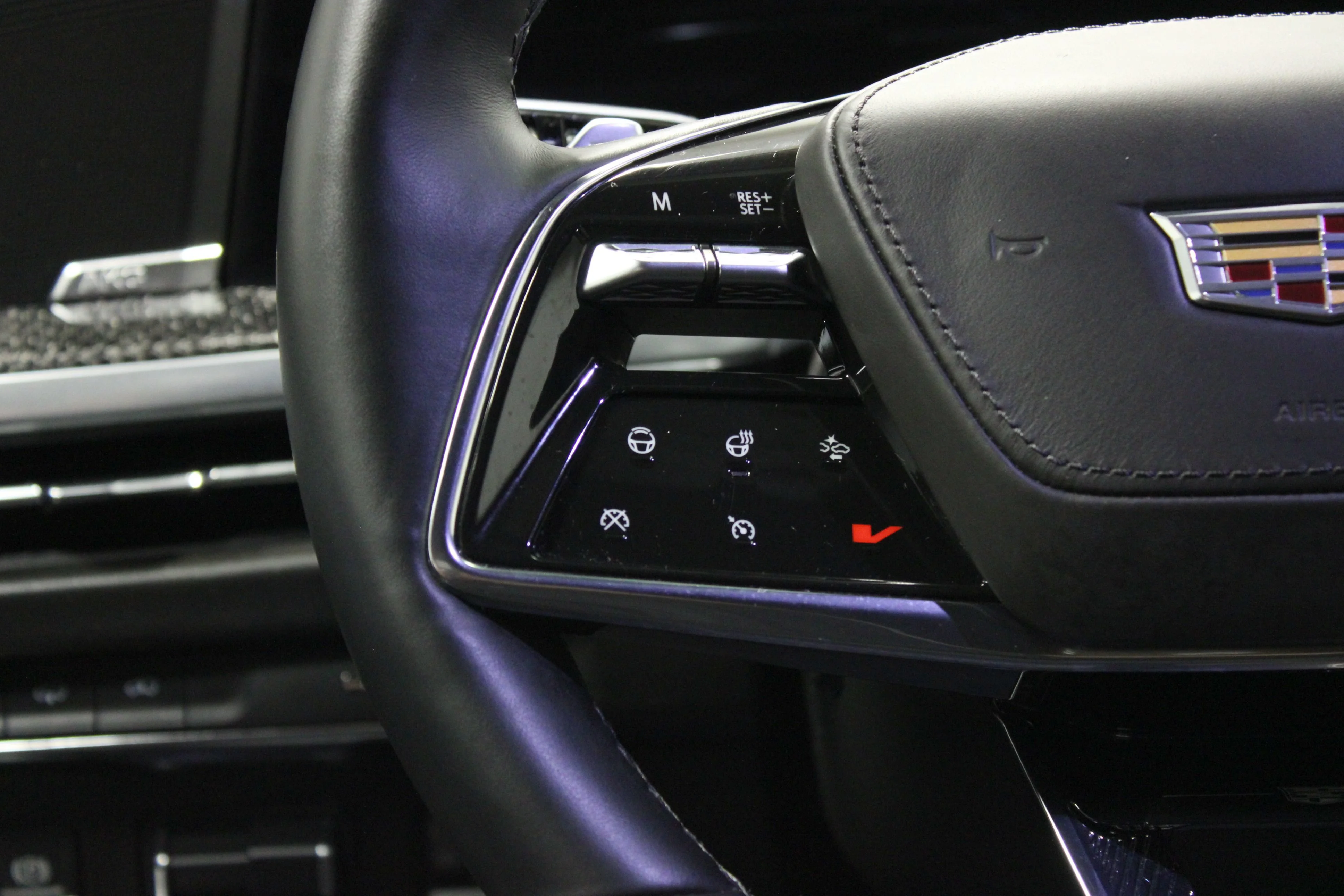 Used 2025 Black Cadillac V-Series image 27