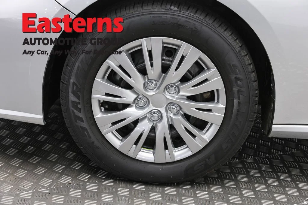 Used 2024 Silver Nissan 2.5 S image 31