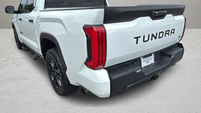 Used 2022 White Toyota SR5 image 35