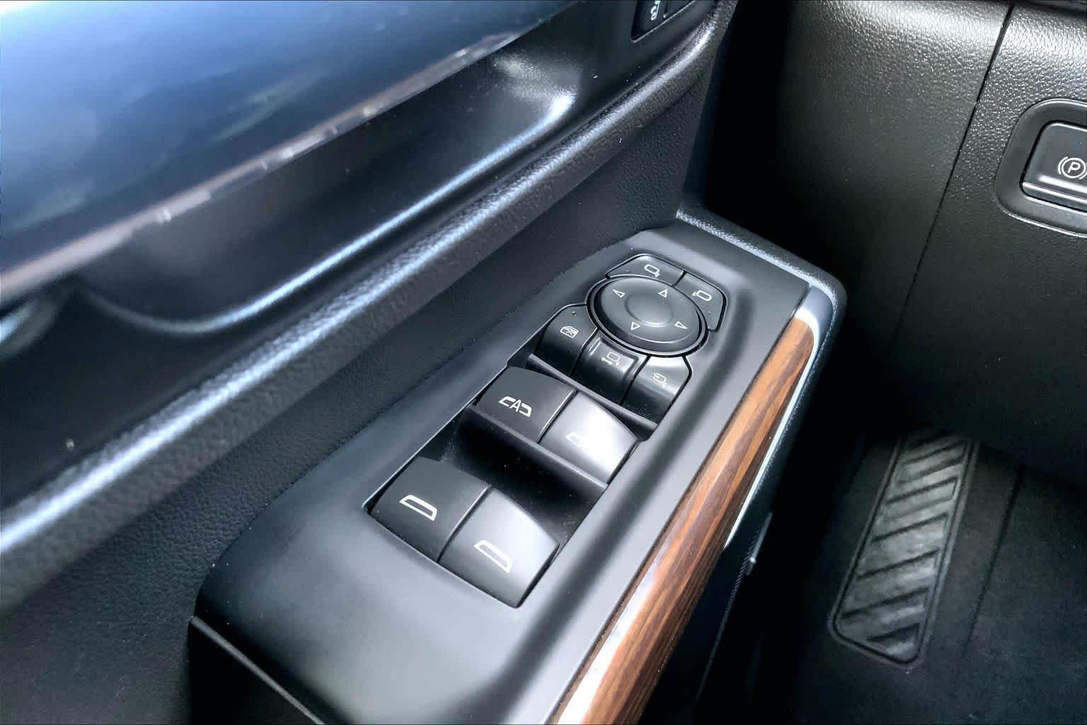 Used 2022 Black Chevrolet High Country image 71