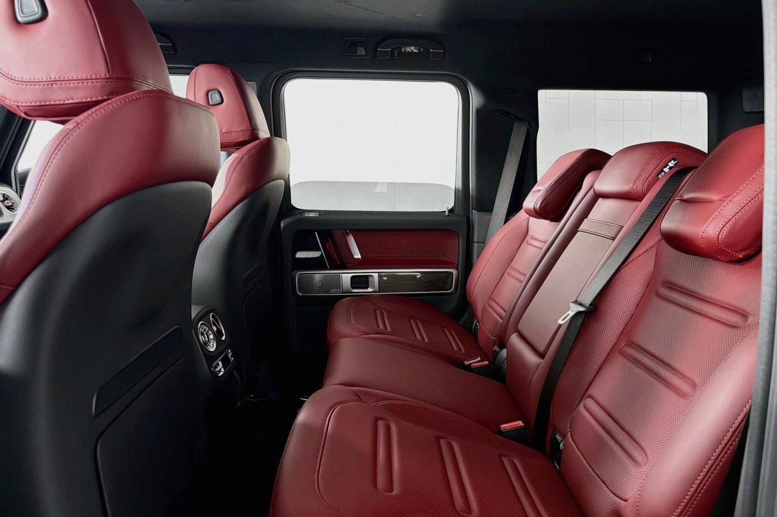 New 2027 MANUFAKTUR Arabian Grey Mercedes-Benz G 580e SUV image 7