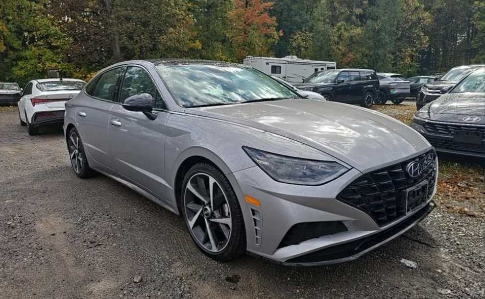Used 2023 Curated Silver Hyundai SEL Plus image 4