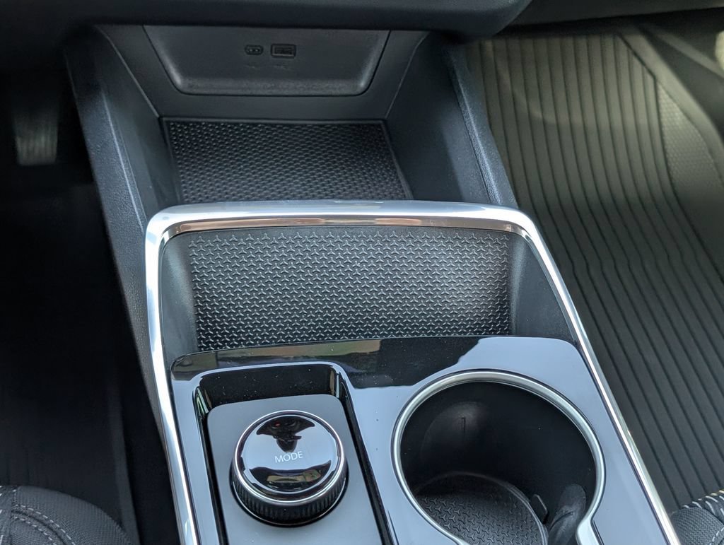 2027 Chevrolet Equinox LT - Photo 23