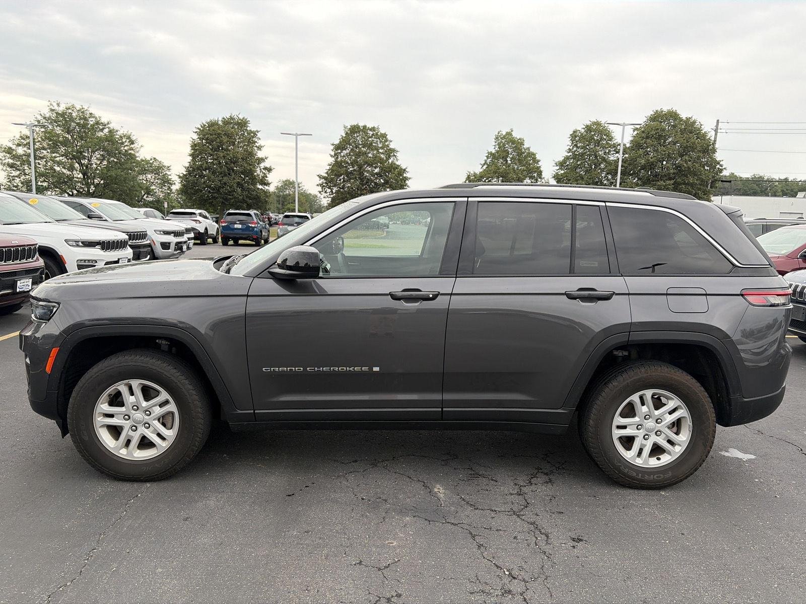 Used 2023 Baltic Gray Metallic Clearcoat Jeep Laredo image 4