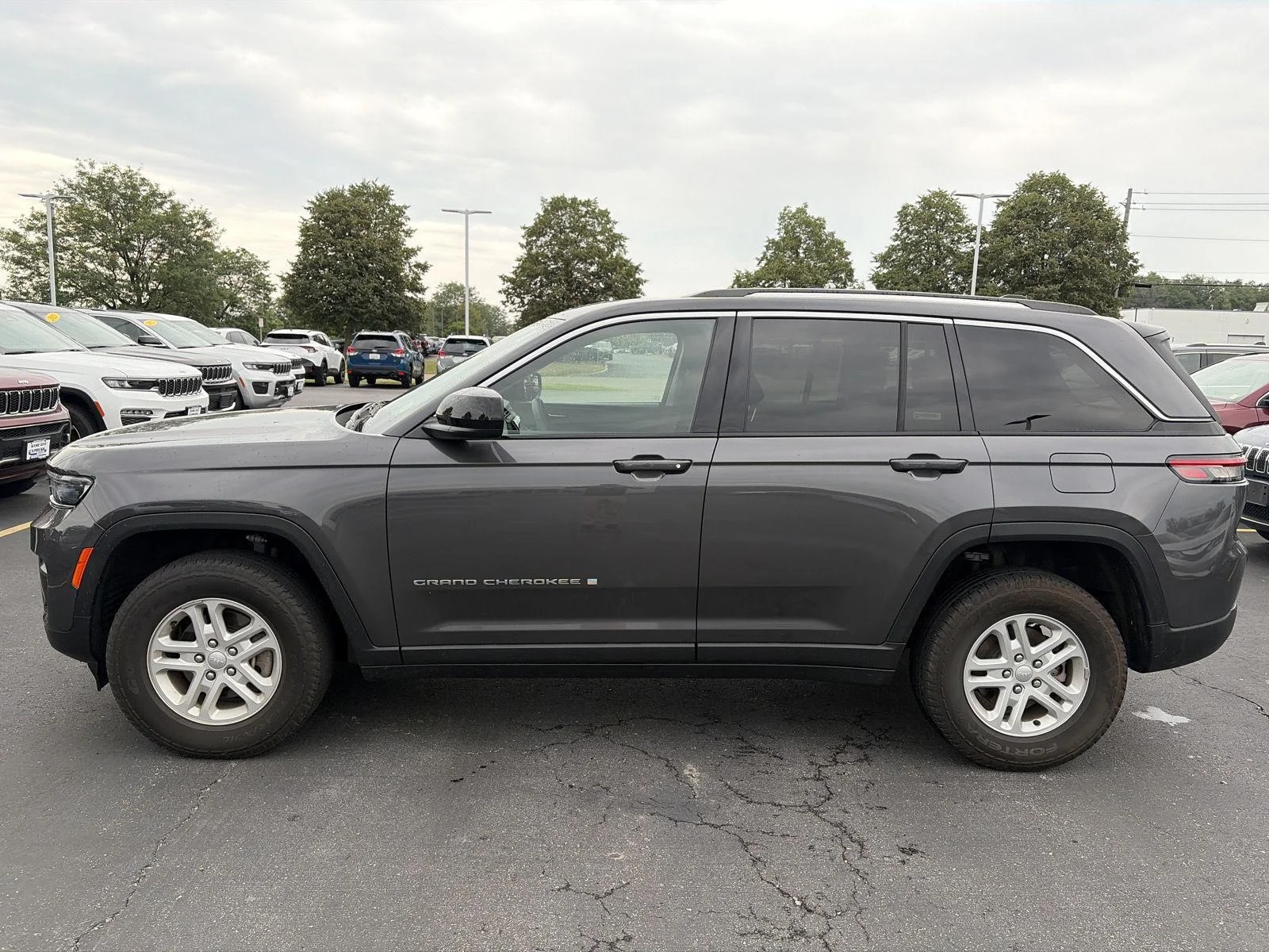 Used 2023 Baltic Gray Metallic Clearcoat Jeep Laredo image 4