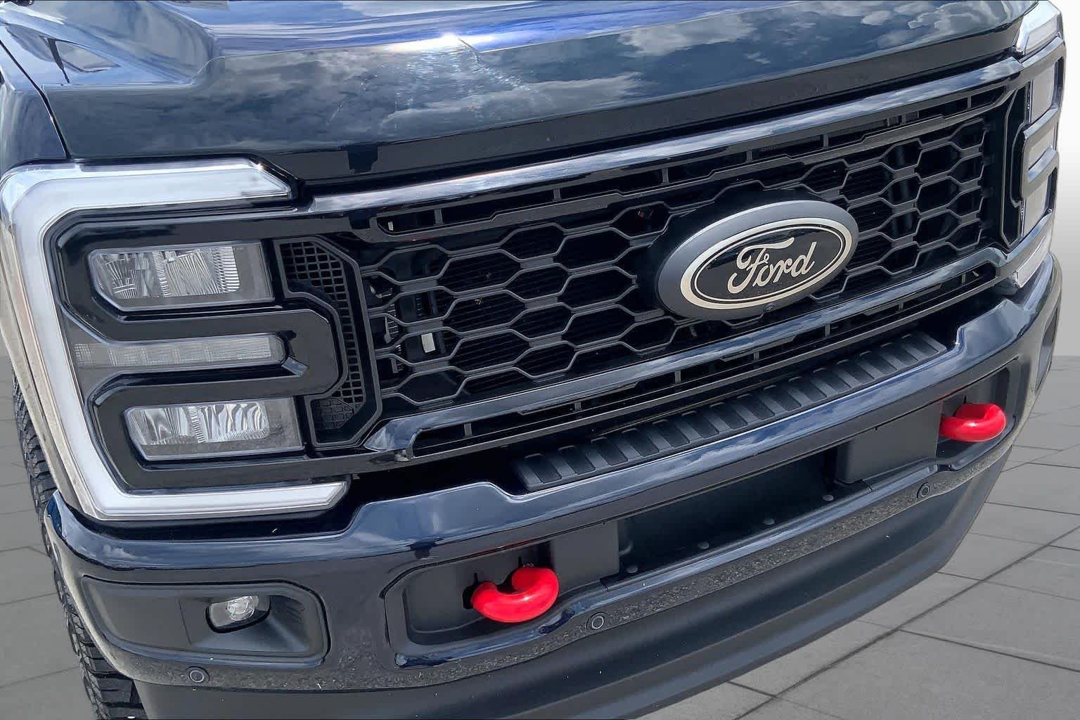 Used 2025 Antimatter Blue Metallic Ford LARIAT image 30