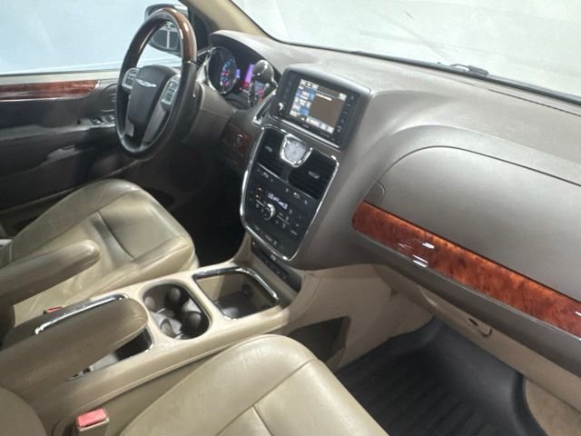 Used 2015 Beige Chrysler Limited image 32