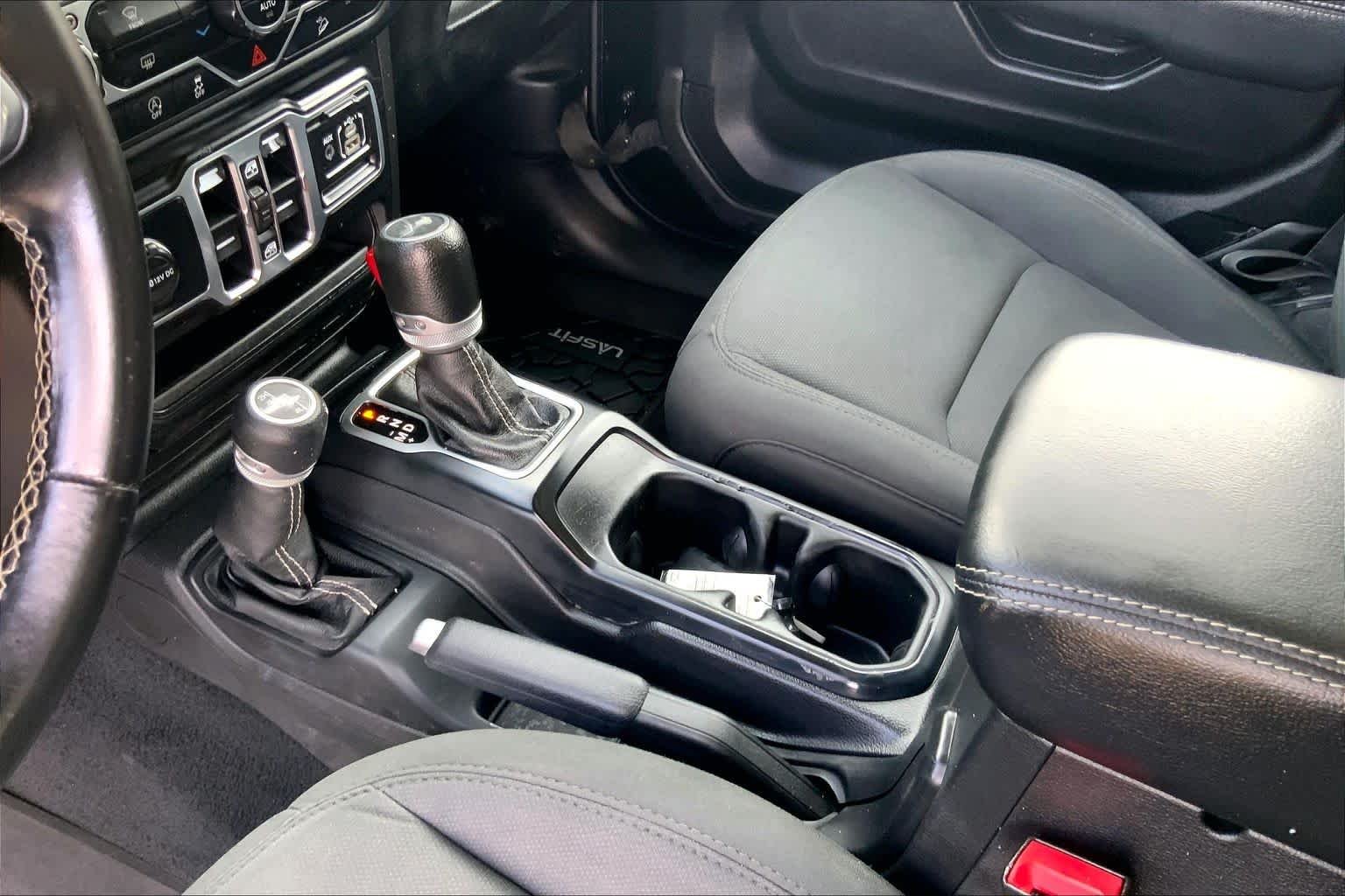 Used 2020 Black Clearcoat Jeep Sahara image 15