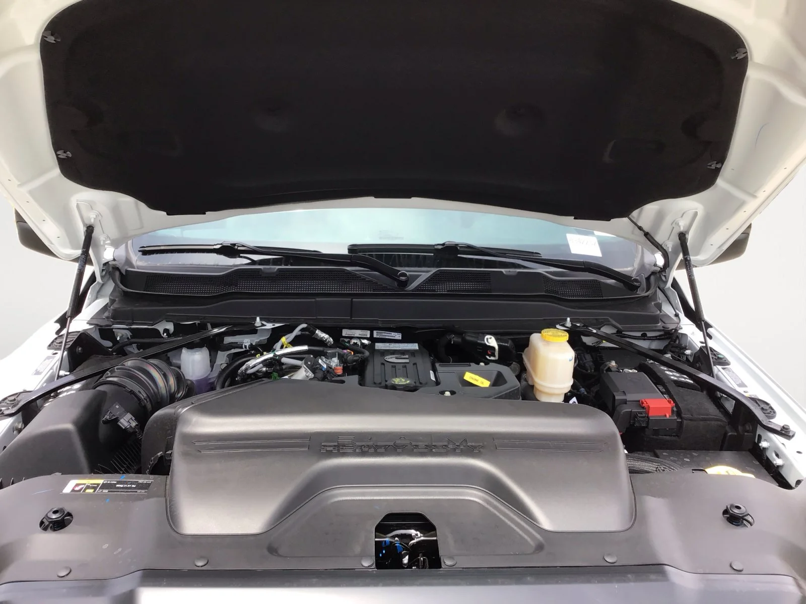 New 2026 Bright White Clearcoat Ram Tradesman image 25