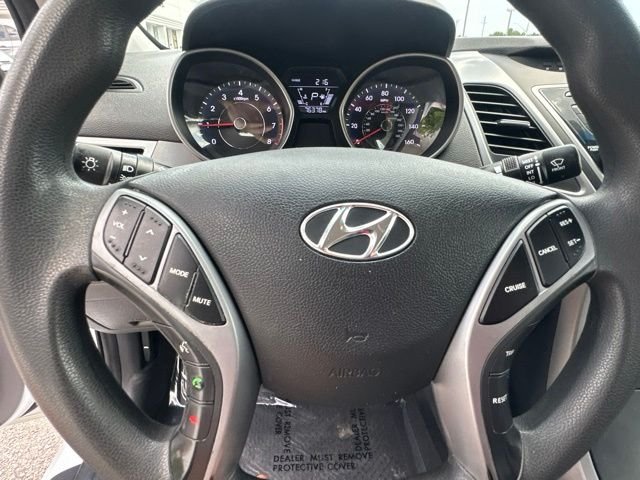 Used 2016 White Hyundai SE image 16