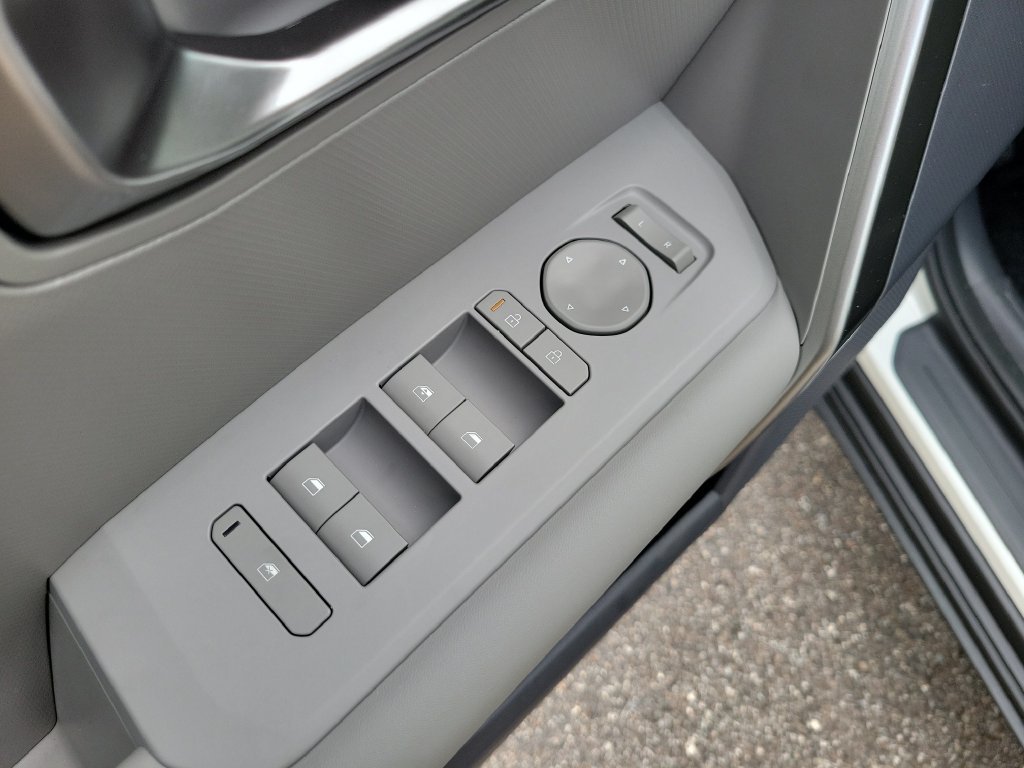 New 2027 Snow White Pearl Kia S image 18