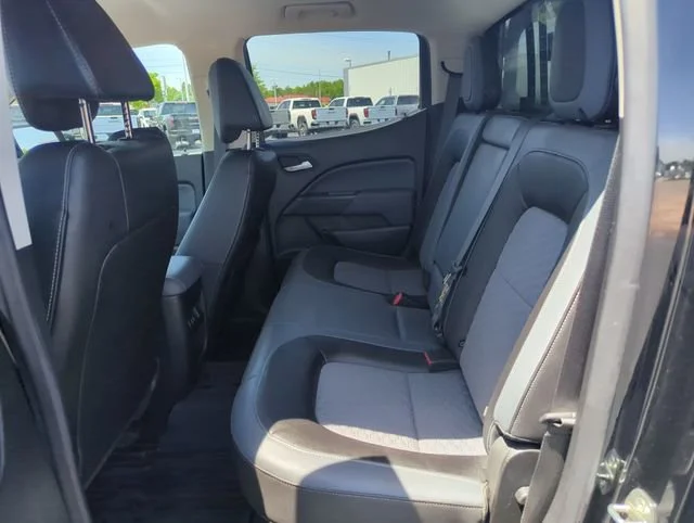 Used 2017 BLACK Chevrolet 4WD Z71 image 28