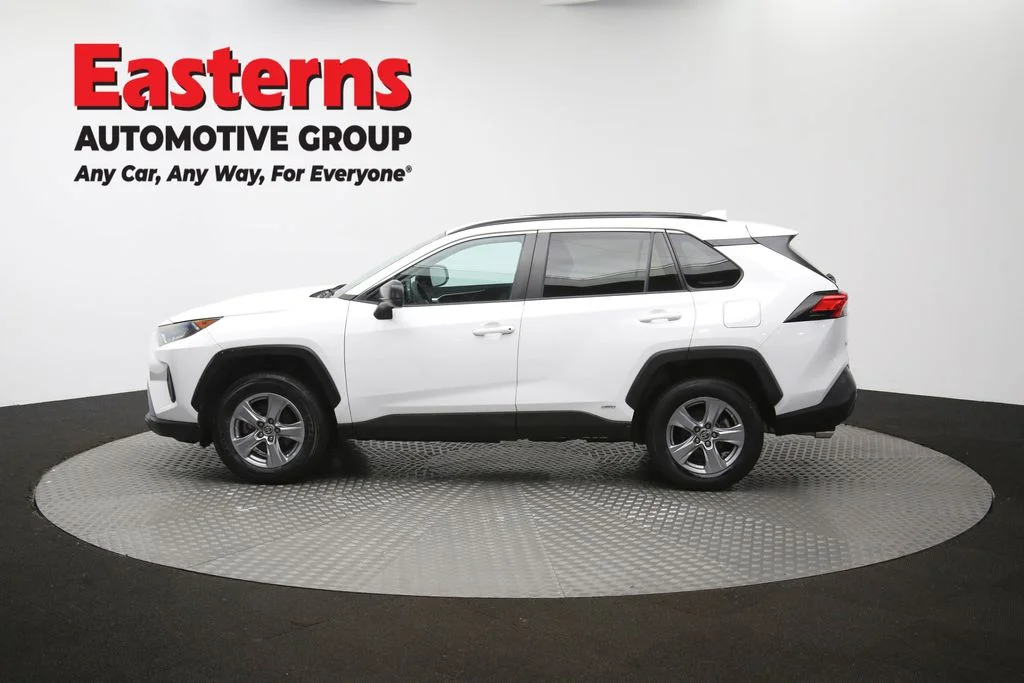 Used 2022 White Toyota LE image 61