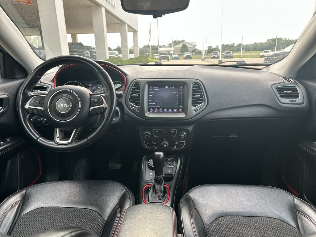 Used 2020 White Clearcoat Jeep Trailhawk image 3