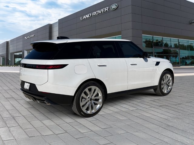 New 2027 Ostuni Pearl White Land Rover SE image 5