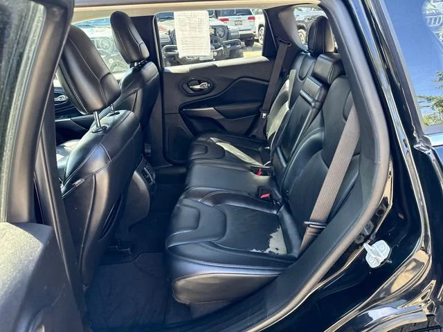 Used 2019 Diamond Black Crystal Pearlcoat Jeep Limited image 13
