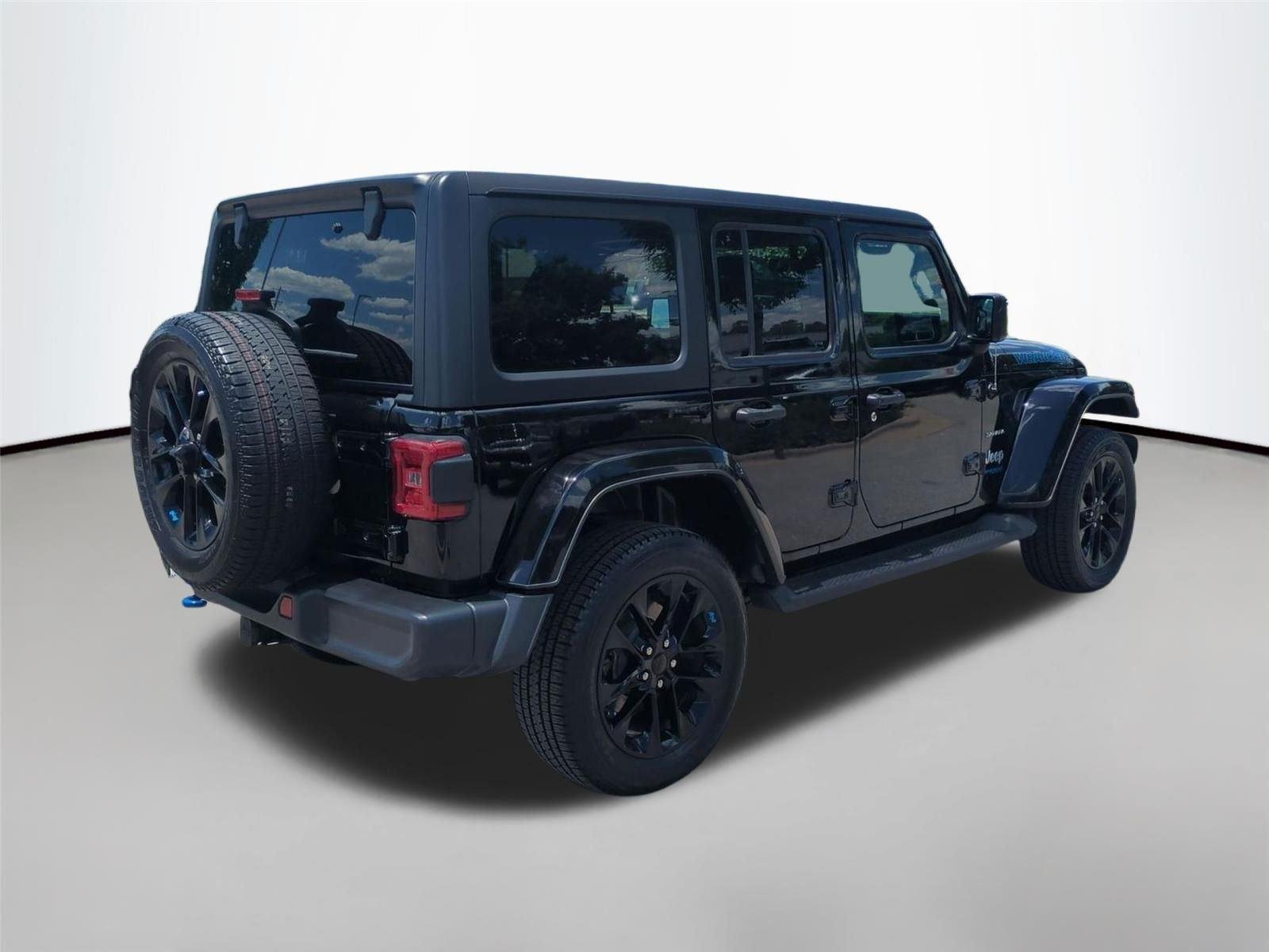 Used 2022 Black Clearcoat Jeep Unlimited Sahara image 5