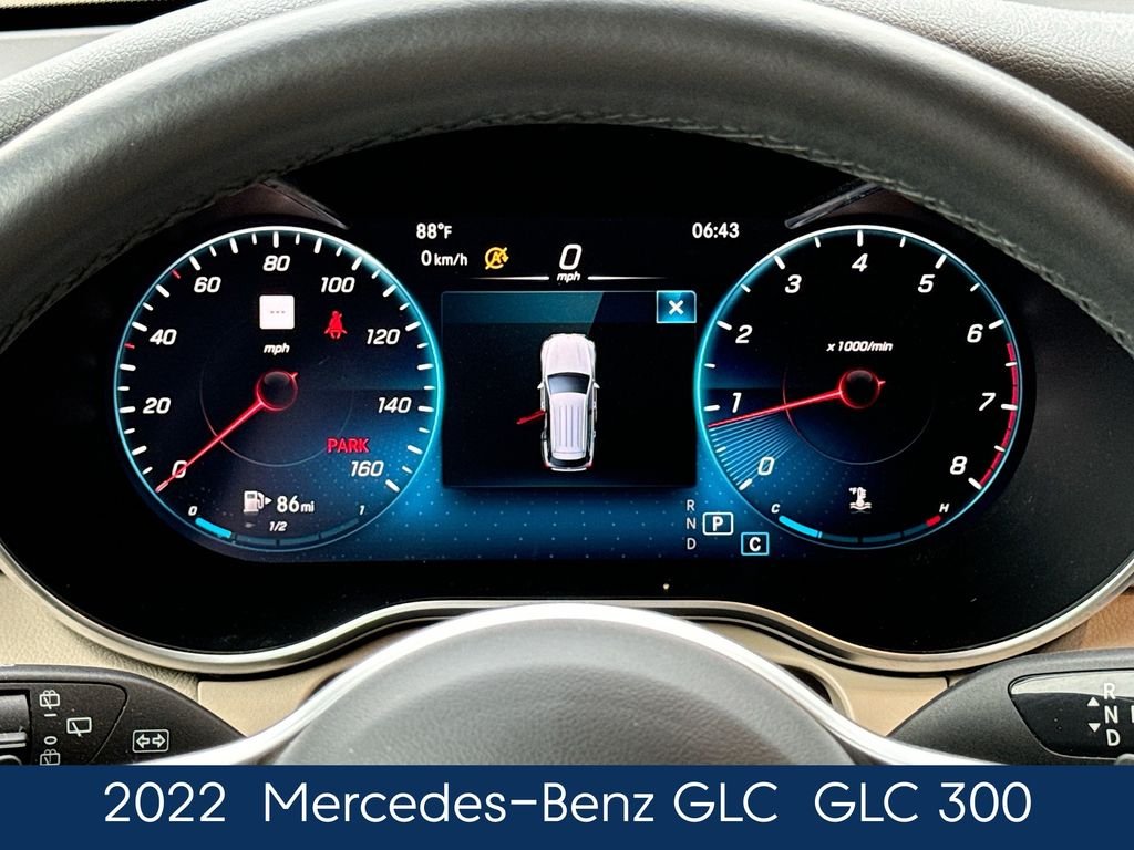Used 2022  Mercedes-Benz GLC 300 image 3