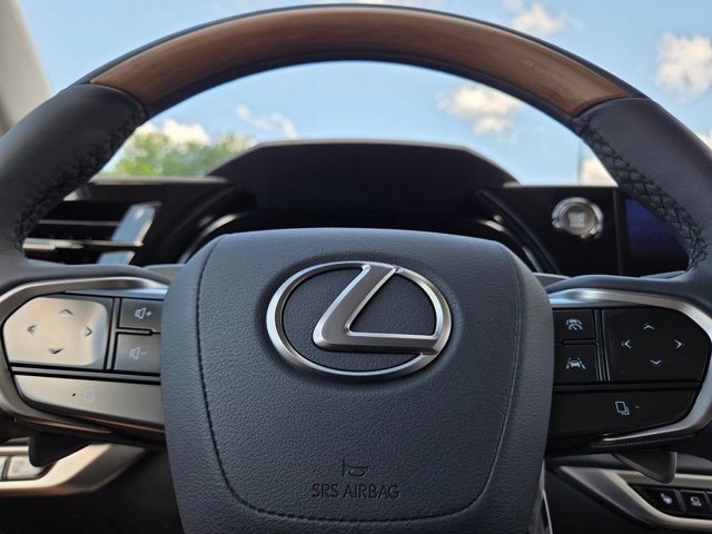 New 2026 Eminent White Pearl Lexus LUXURY image 43