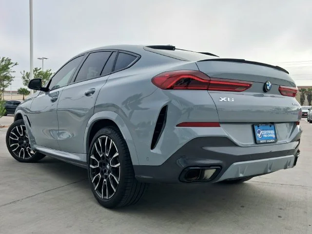Used 2025 Gray BMW xDrive40i image 5