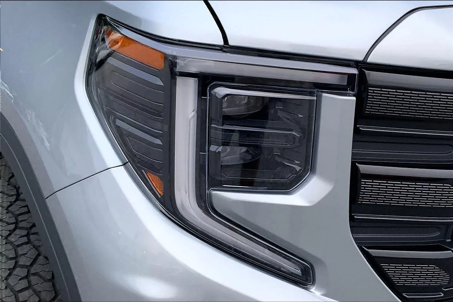 New 2026 Sterling Metallic GMC Elevation image 12