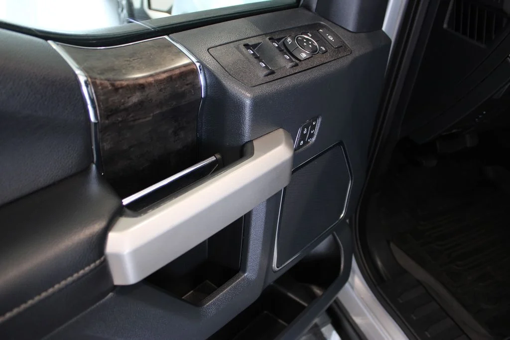 Used 2022 Silver Metallic Ford Lariat image 32