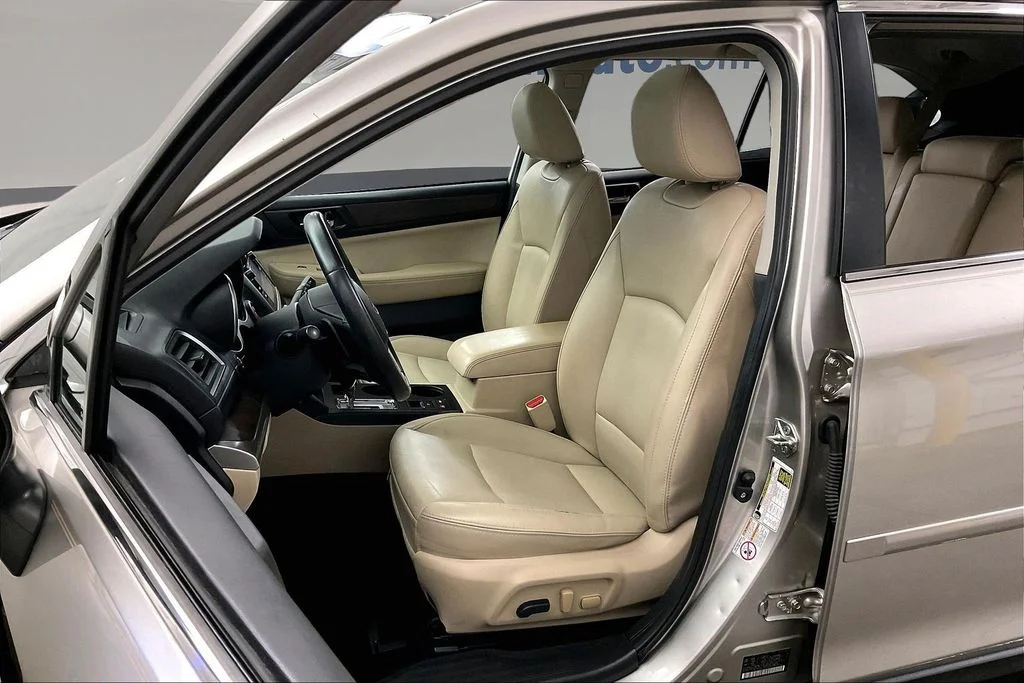 Used 2017 Gray Subaru 2.5i image 29