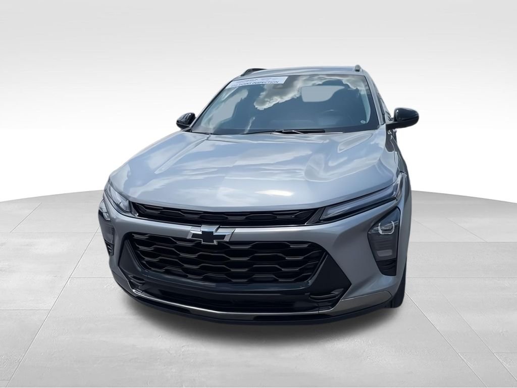 Used 2025 Gray Chevrolet ACTIV image 3