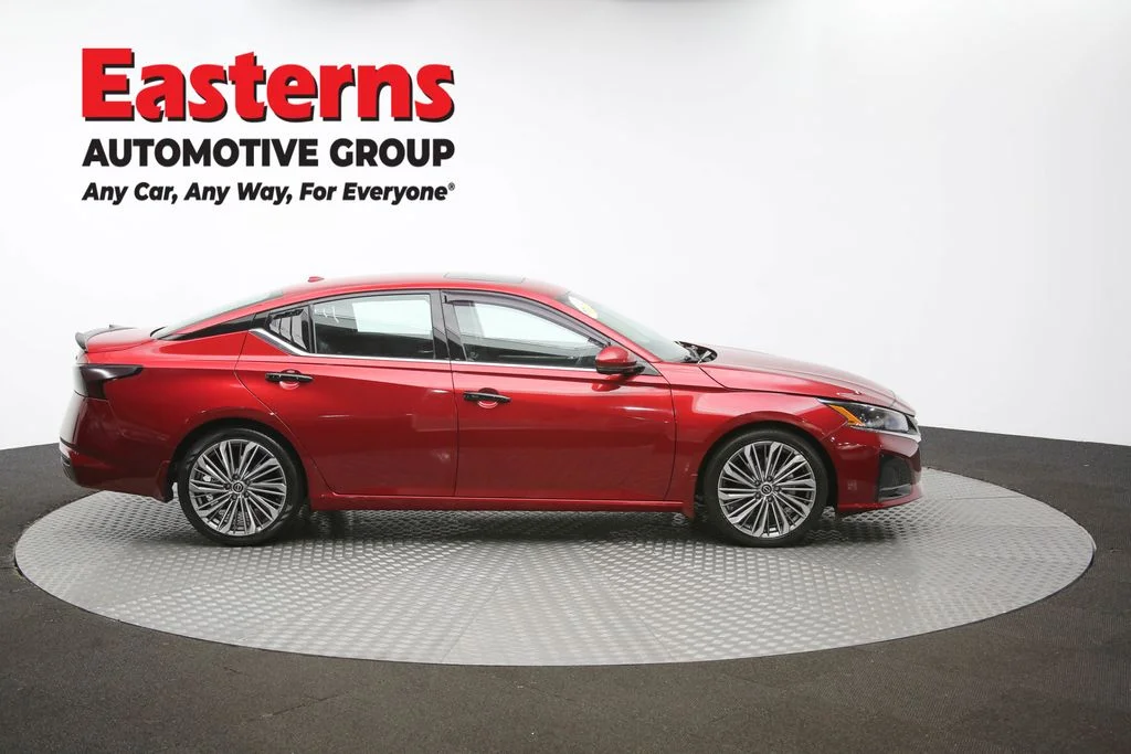 Used 2023 Red Nissan 2.5 SL image 45