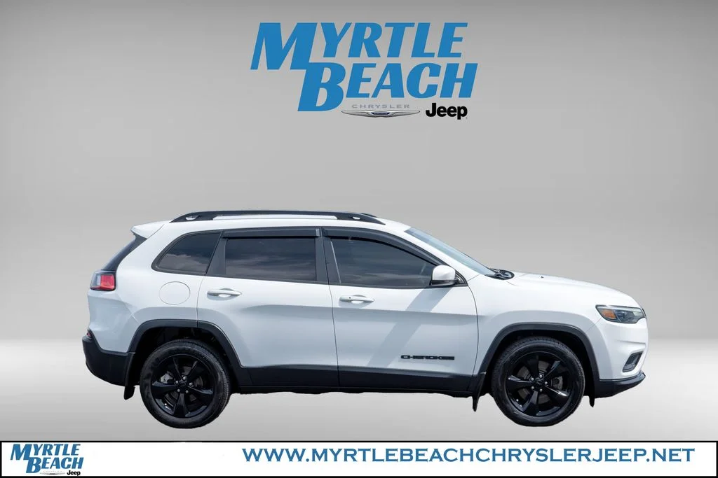 Used 2020 Bright White Clearcoat Jeep Latitude Plus image 7