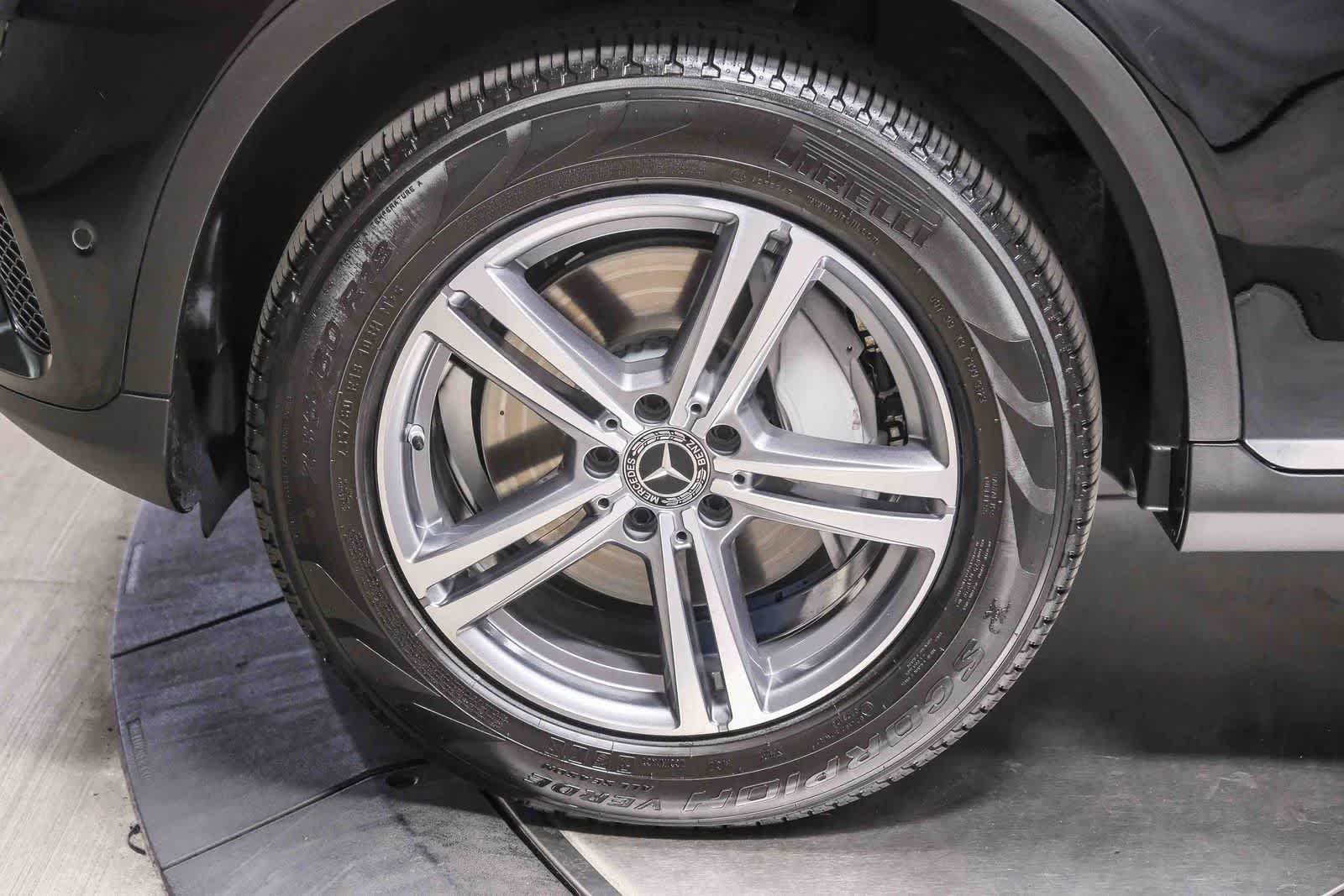 Certified Used 2022 Black Mercedes-Benz GLC 300 image 10