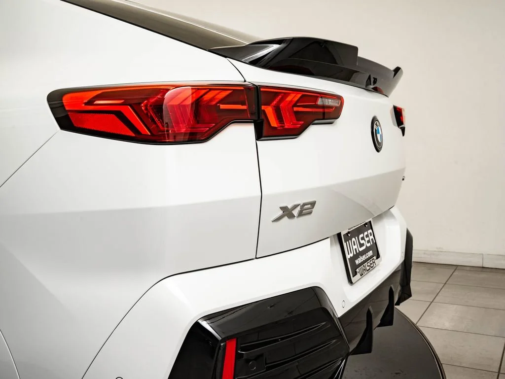 New 2026 Alpine White BMW xDrive28i image 19