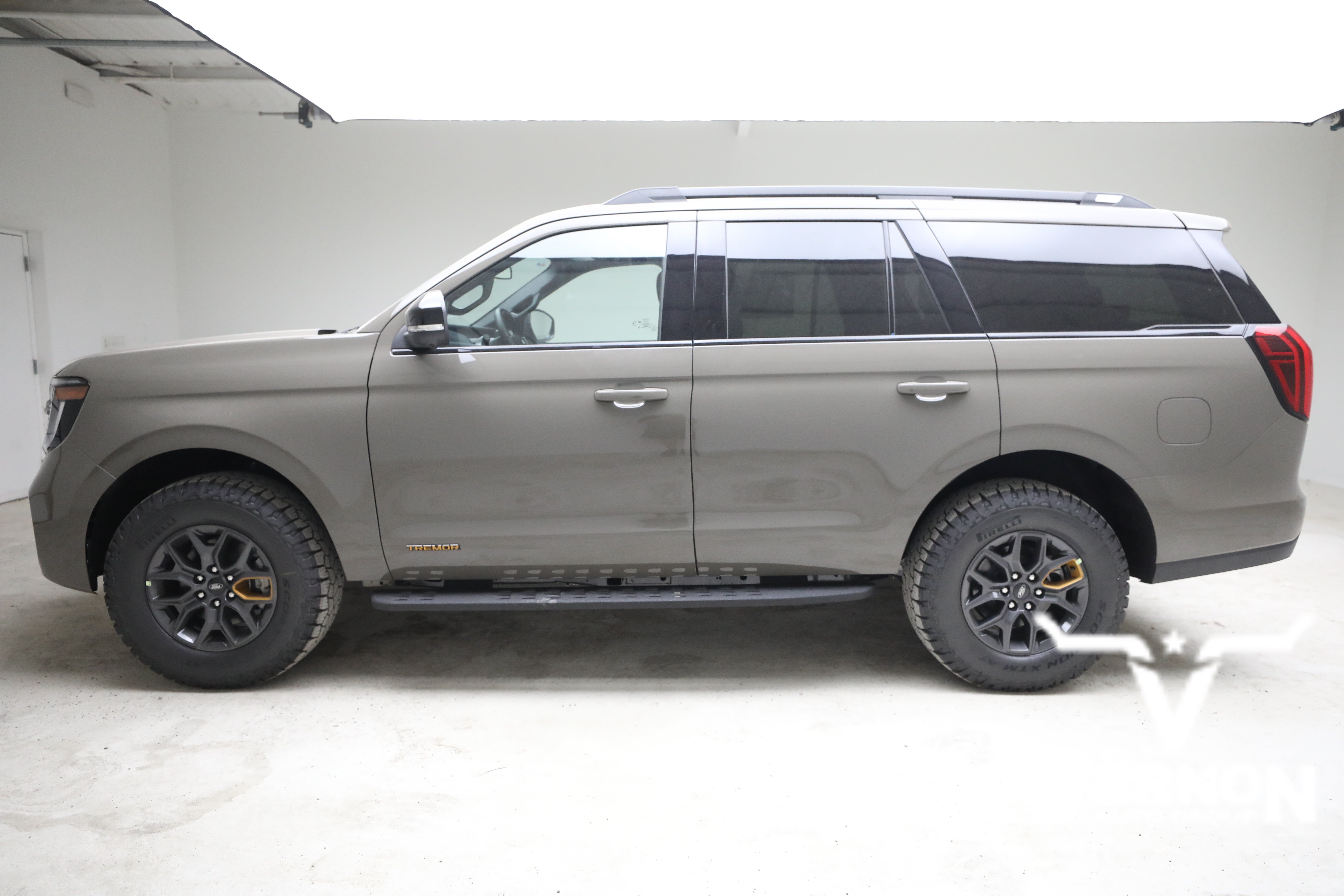New 2027 Marsh Gray Ford  image 2