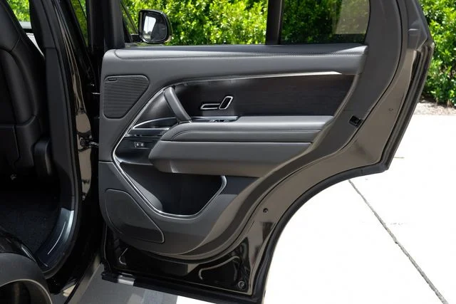 New 2026  Land Rover SE image 56