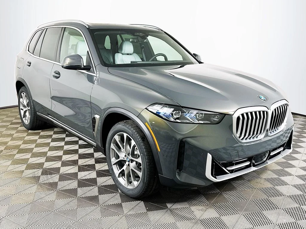 New 2026 Gray Metallic BMW xDrive40i image 3