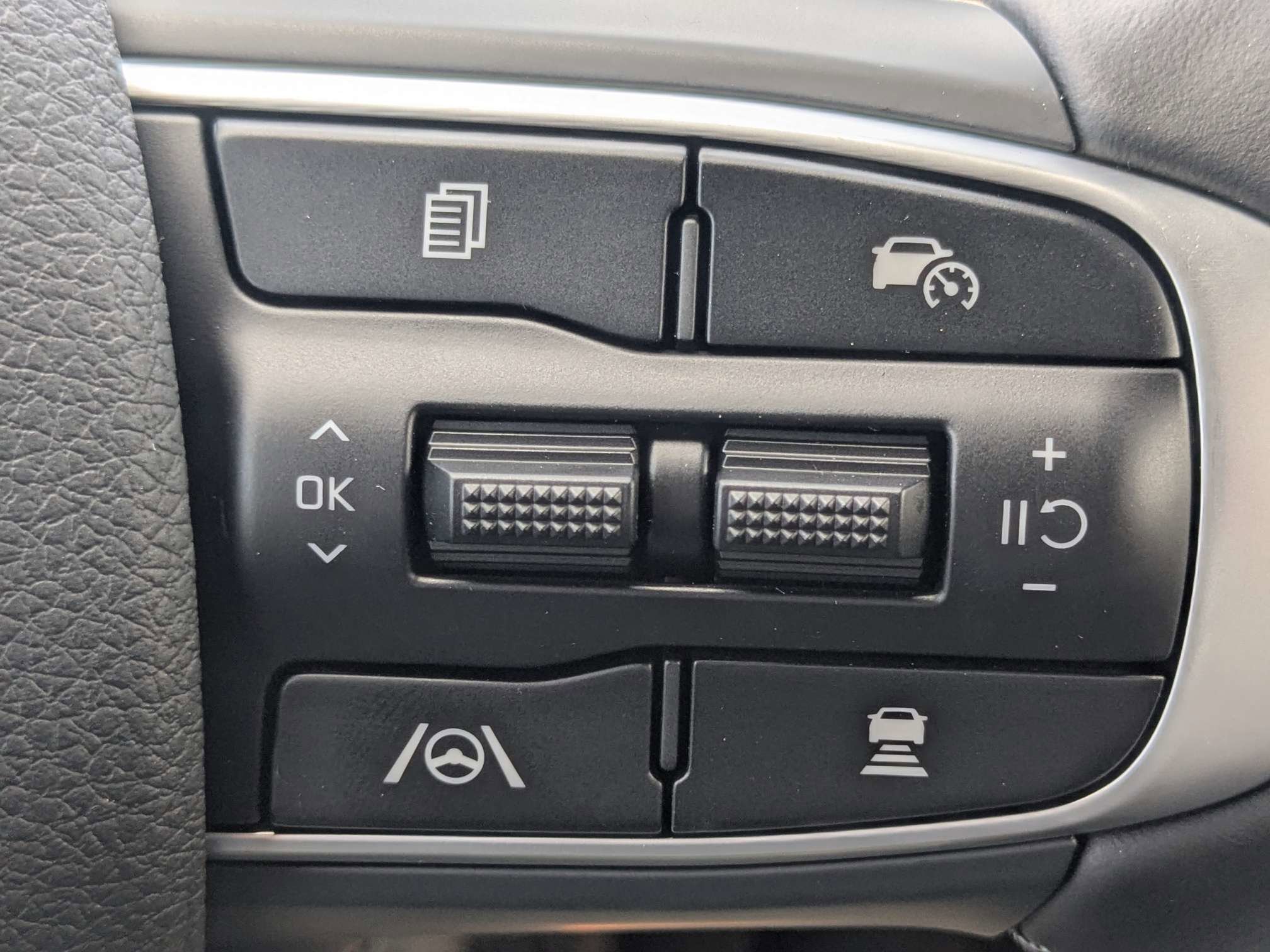 New 2026 Snow White Pearl Kia GT-Line FWD image 32