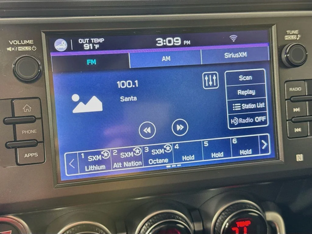 Used 2024  Toyota Base image 17